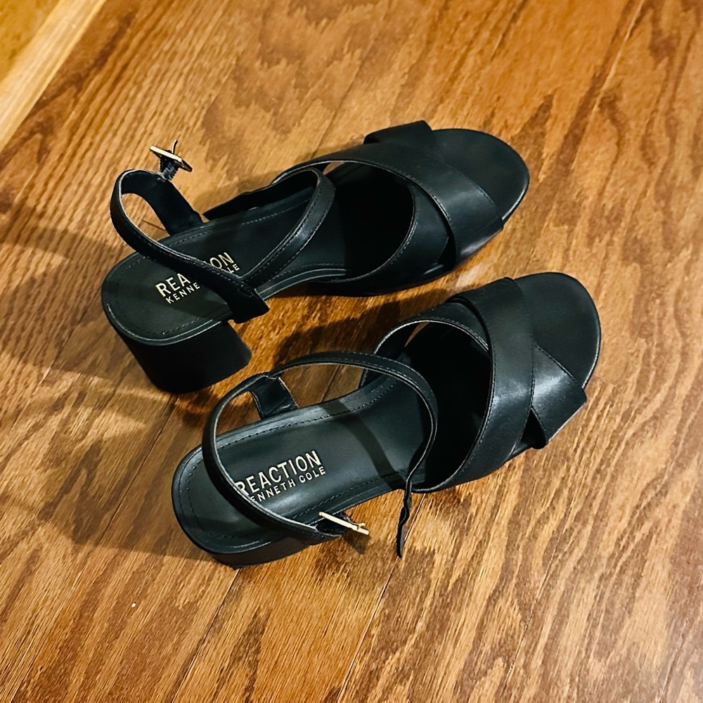 Kenneth Cole Reaction Black Platform Heels - Size 9